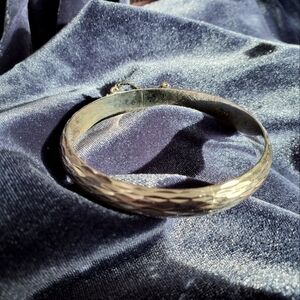 925 Sterling Silver bangle with safety chain clasp